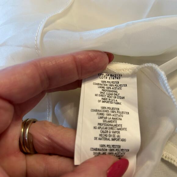 Betsy & Adam White Embellished Gown - Size 14 - Picture 8 of 16